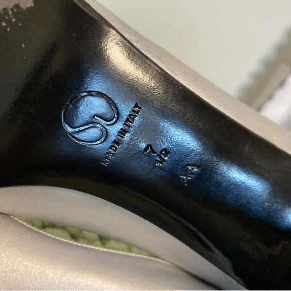 St. John Silver Satin Rhinestone Embroidered Point Toe Heel Slip On Pumps - Picture 9 of 10